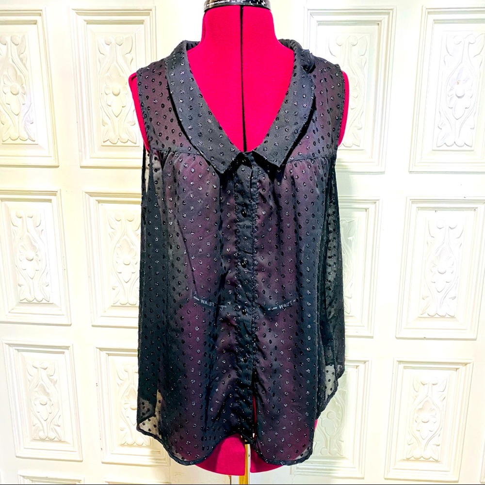 H&M Sleeveless Flowy Polka Dot Blouse. Size US 6.